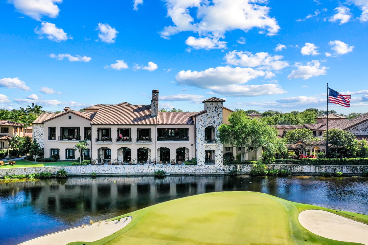 The Bears club outside view